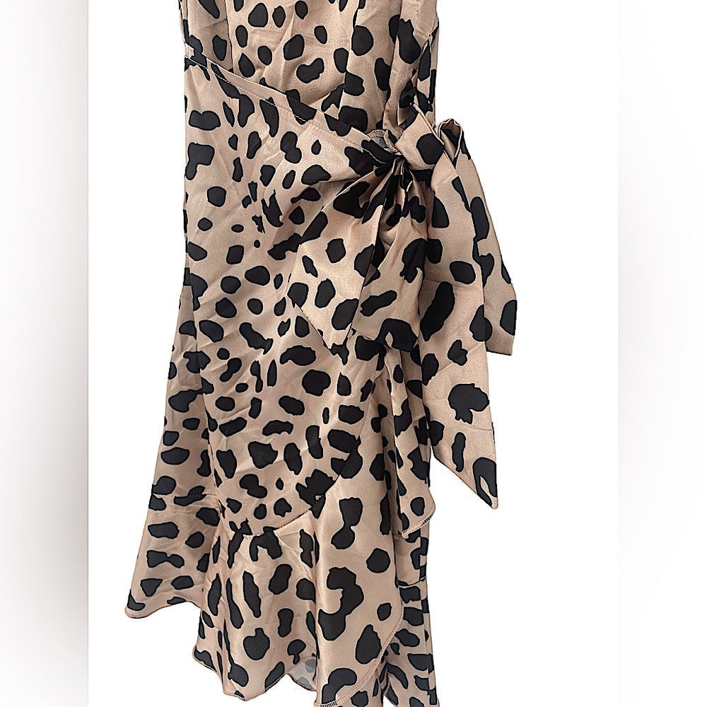 PRINCESS POLLY | Leopard print Wrap Mini Cocktail Dress | Size 2 - Picture 4 of 7